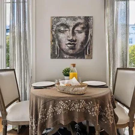 Apartment Bnbnook - Stylish 1br - Heart Of Golden Triangle *